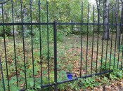 Недолго простоял школьный забор в целости и сохранности Недолго простоял школьный забор в целости и сохранности