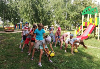 Дети весело и увлеченно проводили свои дни в лагере «Бригантина»