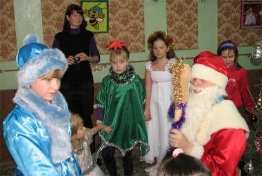 Весело было детям на рождественской елке, которая прошла  в Центре развития творчества детей и юношества