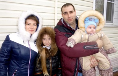 Счастливая семья – Ольга Толкачёва вместе с мужем Ильёй,  дочкой Катей и сыночком Владимиром