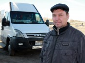Водителю автобуса Александру Масанову нравится помогать людям добираться из одного населённого пункта в другой