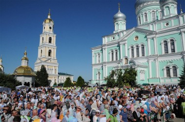 10 тысяч паломников посетили торжества в честь Серафима Саровского. Фото А.Воложанина.