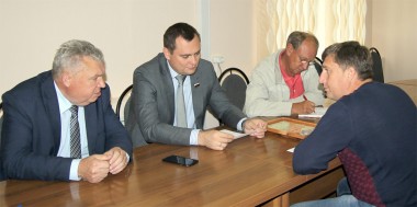 Александр Владимирович Ефремцев обещал помочь с ремонтом помещения ЦРТДЮ и приобретением инвентаря для секции каратэ