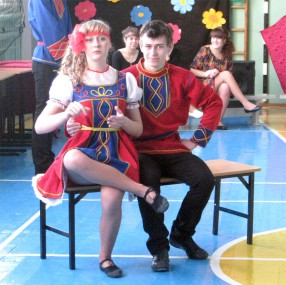 Анастасия Заварзина и Евгений Мурзаев — ведущая пара в танцевальных номерах