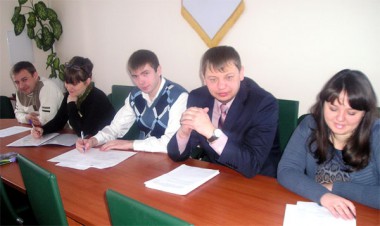 Идет заседание Молодежной палаты Большемурашкинского района