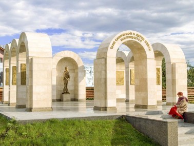 Мемориальный комплекс «Тане Савичевой и детям войны посвящается» в Шатках
