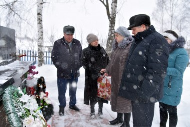 Минута молчания в память об Александре Баженове