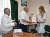 Поздравления от главы МСУ Н.А. Белякова принимает Надежда Кормушкина