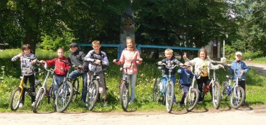 Школьники — участники велопробега