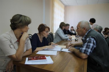 Специалисты аппарата Законодательного Cобрания области ответили на все обращения жителей Большемурашкинского района