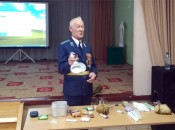 Ветеран боевых действий в Афганистане Д.В. Слушков рассказал о подвигах боевых товарищей, продемонстрировал снаряжение десантника
