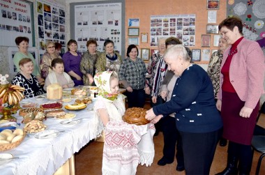 Встречать дорогих гостей хлебом-солью — исконная русская традиция