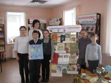 Детская библиотека собрала юных читателей на литературный праздник «Со страниц на сцену и на экран». Фото А. Судомойкина