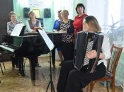 Ирина Кочнева исполняет на аккордеоне кадриль