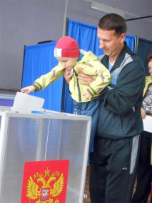 На избирательном участке №292 в РДК с самого утра шло активное голосование. Фото А. Толкачева