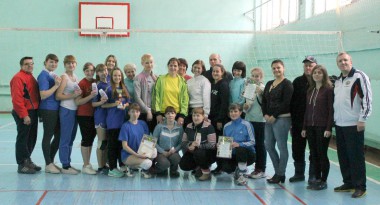 Фото на память победителей и призеров районного Первенства по волейболу на призы газеты «Знамя»