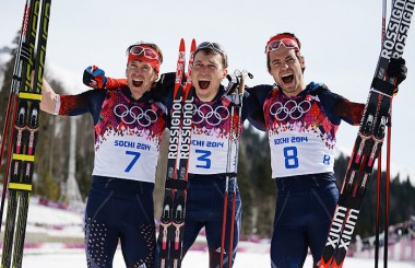 Короли лыжной гонки на 50 км  Максим Вылегжанин,  Александр Легков и Илья Черноусов на вершине своего триумфа. Они заняли весь пьедестал почета!