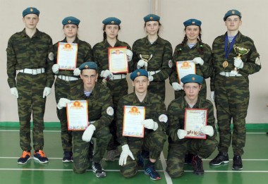 Победитель в возрастной группе 14-15 лет - команда Большемурашкинской средней школы