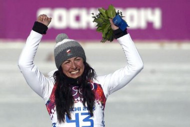 Польская лыжница Ю.Ковальчик стала чемпионом Сочи  с переломом стопы