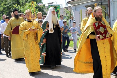 Более 300 человек не только из России, но и из ближнего и дальнего зарубежья прибыли 16 июля в Большое Мурашкино, чтобы почтить память Аввакума.