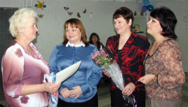Поздравление с Днем матери принимает Елена Афельевна Невидина  из пос. Советский, которая воспитала троих детей.