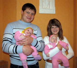 Счастливая молодая семья Сергея и Светланы  Рюминых