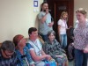 Председатель волонтерской организации Ольга Смирнова (справа) подошла к каждому обитателю дома-интерната, с каждым поговорила и искренне обняла
