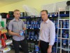 Продавцы-консультанты Александр Пеньков и Виктор Жбанов всегда готовы прийти на помощь покупателям