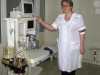 Новое оборудование для хирургического отделения в ЦРБ демонстрирует старшая медсестра Н.Кашина