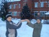 Фото Светланы Бизяевой, р.п. Б. Мурашкино Маленькой елочке холодно зимой, Со двора мы елочку унесем домой!