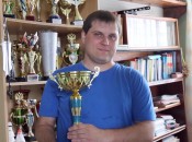 Александр Рыжов гордится тем, что за 9 лет его работы школа завоевала 9 кубков за первые места в областных спартакиадах
