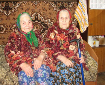 Мария Андриановна Аверьянова и Валентина Федоровна Авдеева обрели покой в Доме-интернате, сроднились друг с другом