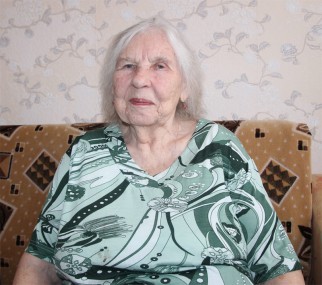 Мария Аркадьевна Шутова в свои 90 лет чувствует себя прекрасно