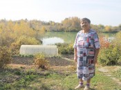 Сад Зои Ивановны Назаровой спускается прямо к маломурашкинскому пруду