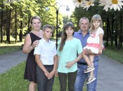 Удаловы уверены — очень важно, чтобы в семье всегда царили любовь, верность и взаимопонимание. Тогда каждое мгновение, проведенное рядом с родными людьми, будет приносить радость, улыбки, гармонию в душе и хорошее настроение! Удаловы уверены — очень важно, чтобы в семье всегда царили любовь, верность и взаимопонимание. Тогда каждое мгновение, проведенное рядом с родными людьми, будет приносить радость, улыбки, гармонию в душе и хорошее настроение!