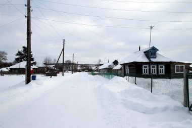 В деревне Спирино живут всего трое человек, но главная улица расчищена от снега