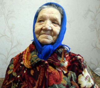 В свои 99 лет Елизавета Александровна Дьяконова не может прожить и дня без чтения книги или газеты